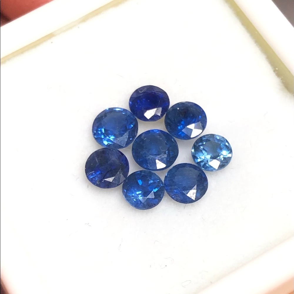 Natural loose blue sapphires 3.1ct Vs-Si deep blue to blue